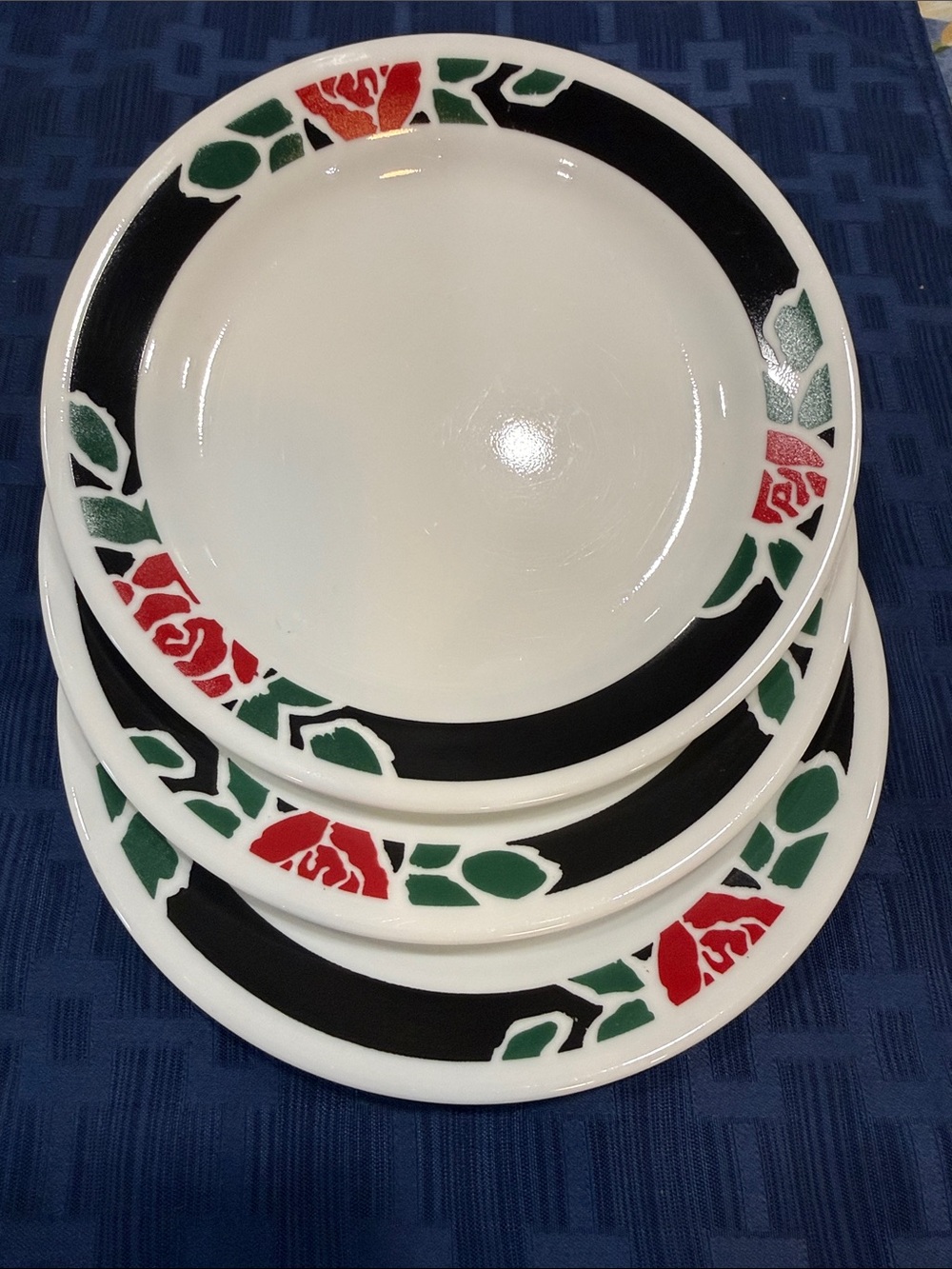Vintage Corelle Madrid pattern Set of 3 7.25" plates